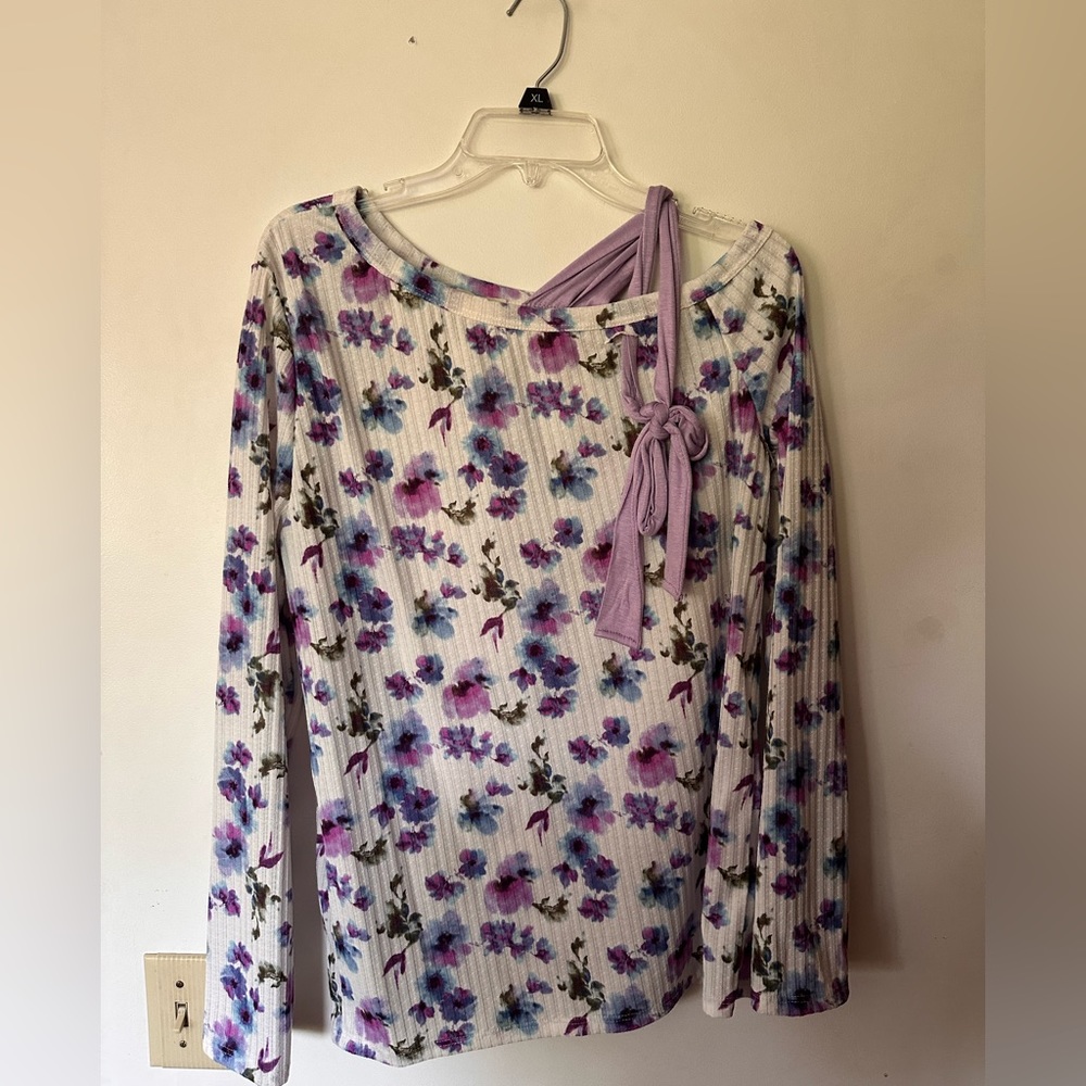 XL BiBi cold shoulder top